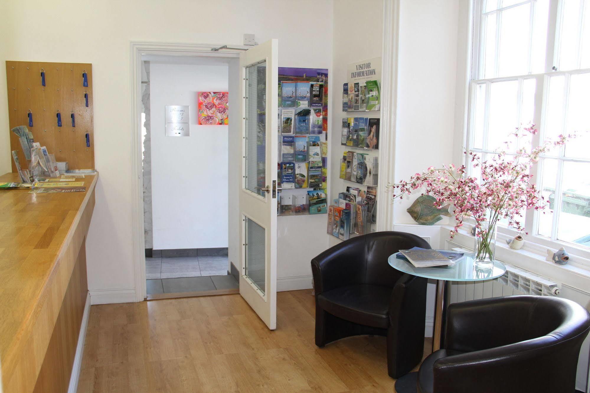 Abbey Court Hotel Saint Peter Port Bagian luar foto
